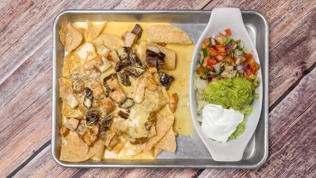 N.5. Nachos Deluxe.