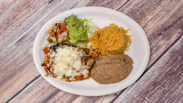 22. Pechuga Ranchera.